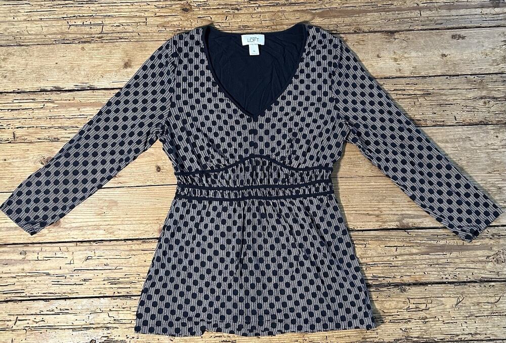 Ann Taylor LOFT Long sleeve Vneck Blouse Black Gray Pinstripes/ Polkadots Sz M